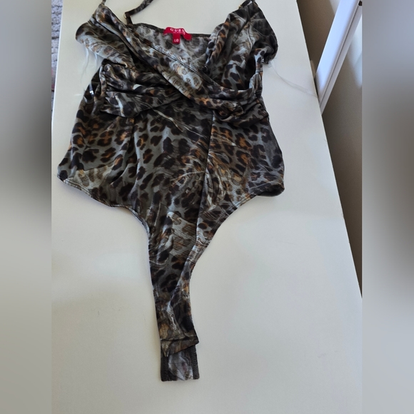 Nearly new Guess tank body suit Animal print size Large - Picture 2 of 3